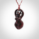 This medium sized Venus woman with tree of life head pendant is made from Red Jasper Stone. We've hand carved this piece for all the lovers out there. Free postage worldwide. Red Jasper Stone woman with tree of life jewellery. Provided on an adjustable burgundy and ice white cord and packaged in a woven kete pouch.